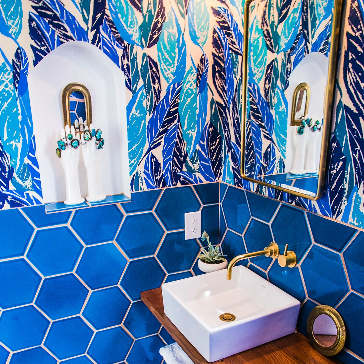 Jungalow Nana Wallpaper In Blue By Justina Blakeney® 7 Jungalow Nana Wallpaper In Blue By Justina Blakeney®