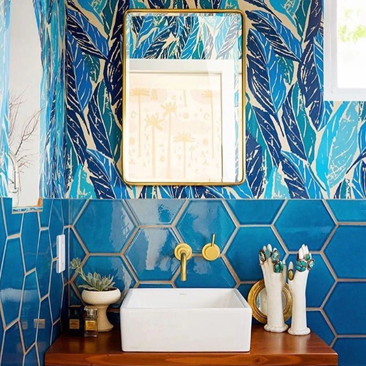 Jungalow Nana Wallpaper In Blue By Justina Blakeney® 4 Jungalow Nana Wallpaper In Blue By Justina Blakeney®